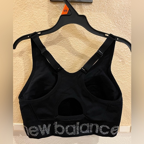 New Balance Seamless Cami Sports Bra. Racerback. Black w/ silver logo. M. NWOT - Picture 4 of 14